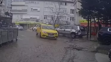 Beşiktaş’ta Geri Manevra Sırasında Sürücü Fren Yerine Gaz Pedalıyla İlerledi