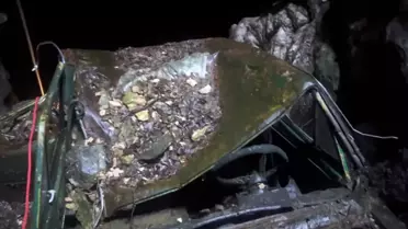 Hurda otomobilin detaylı fotoğrafı