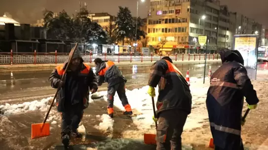 Karla mücadele ekiplerinin çalışma anı