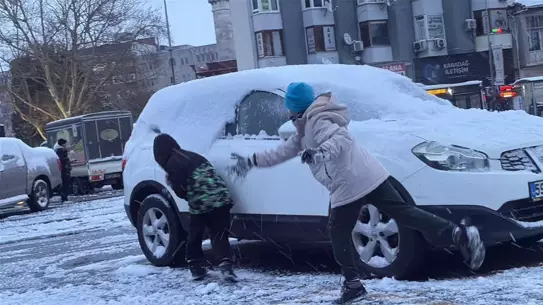 Karla kaplı Tekirdağ sokakları