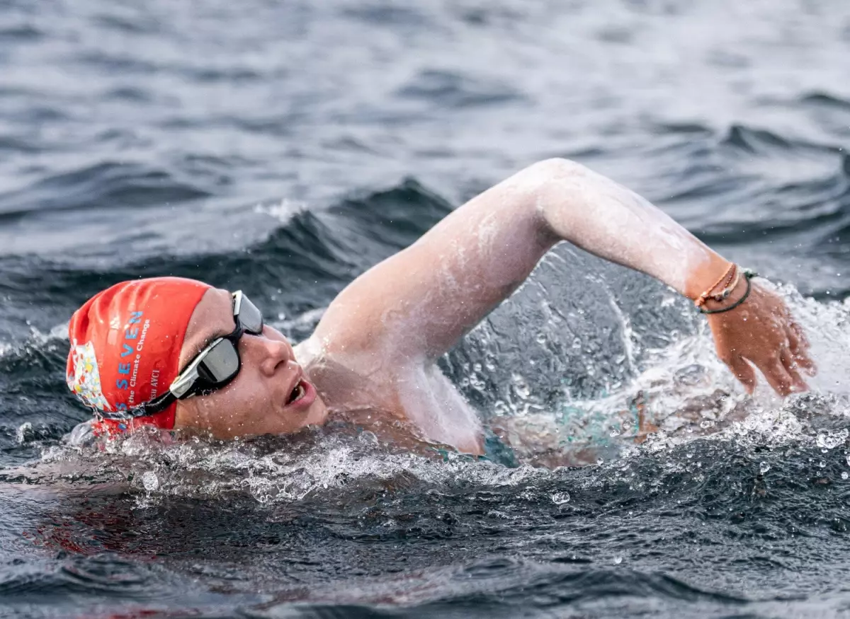 Bengisu Avcı, Buzda Yüzerek İklim Değişikliğine Dikkat Çekiyor