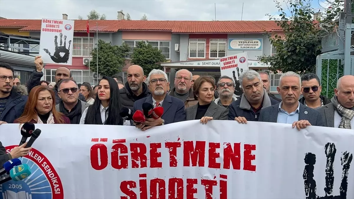 Adana Seyhan’da Öğretmene Yönelik Silahlı Saldırı Görüntülendi