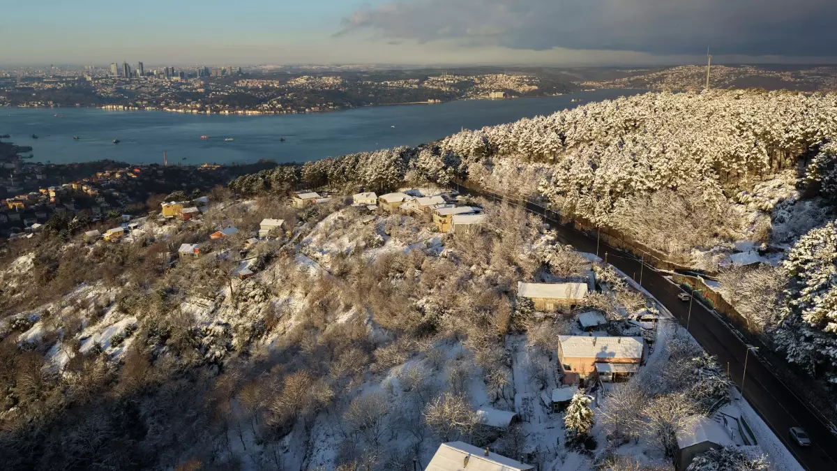 Beykoz'da Karla Kaplı Manzaralar İstanbul'un Yüksek Kesimlerini Büyüledi
