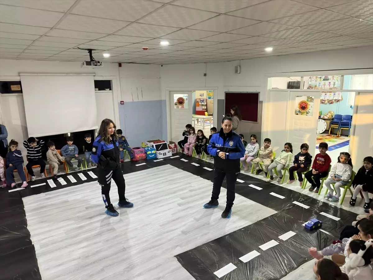 Cizre’de Anaokulu Çocuklarına Trafik ve Polislik Tanıtımı