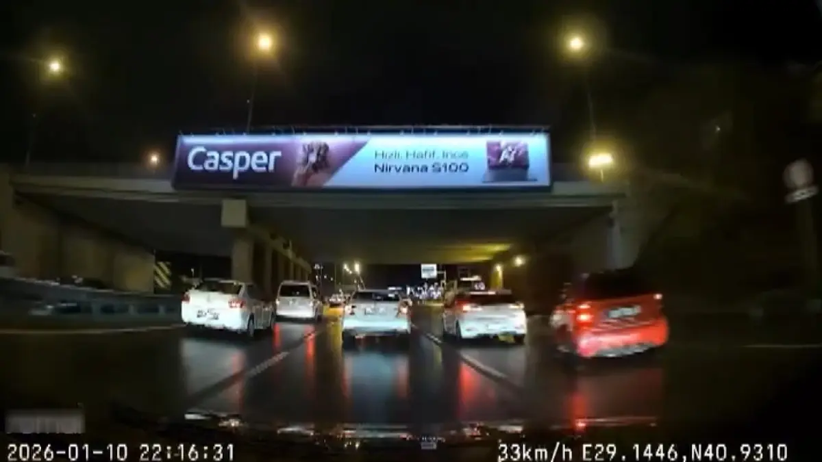 Maltepe'de İki Araç Arasındaki İnatlaşma Motosiklet Kazasına Yol Açtı