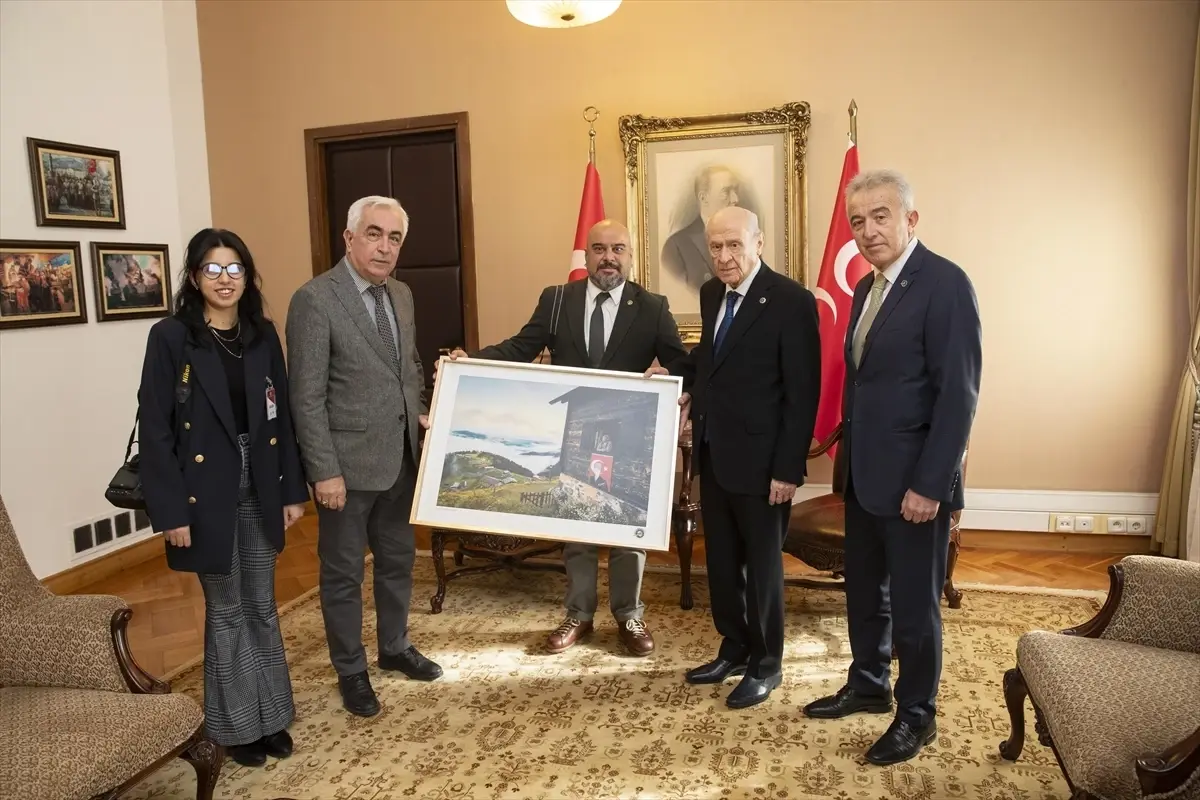 MHP Genel Başkanı Bahçeli, Foto Muhabirleri Derneği TFMD'yi Ziyaret Etti