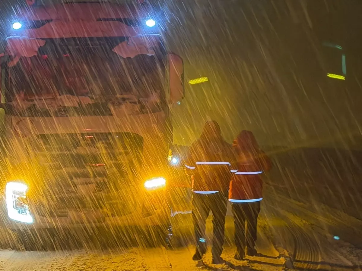Muş‑Bingöl Kar Yolunda Kızılay’dan Kış Yardımı Operasyonu
