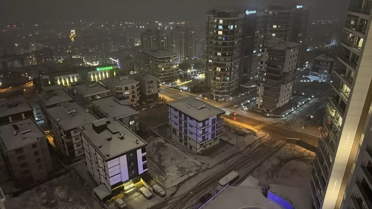 Samsun’da Kar Yağışı Sürücülere Uyarı Getirdi