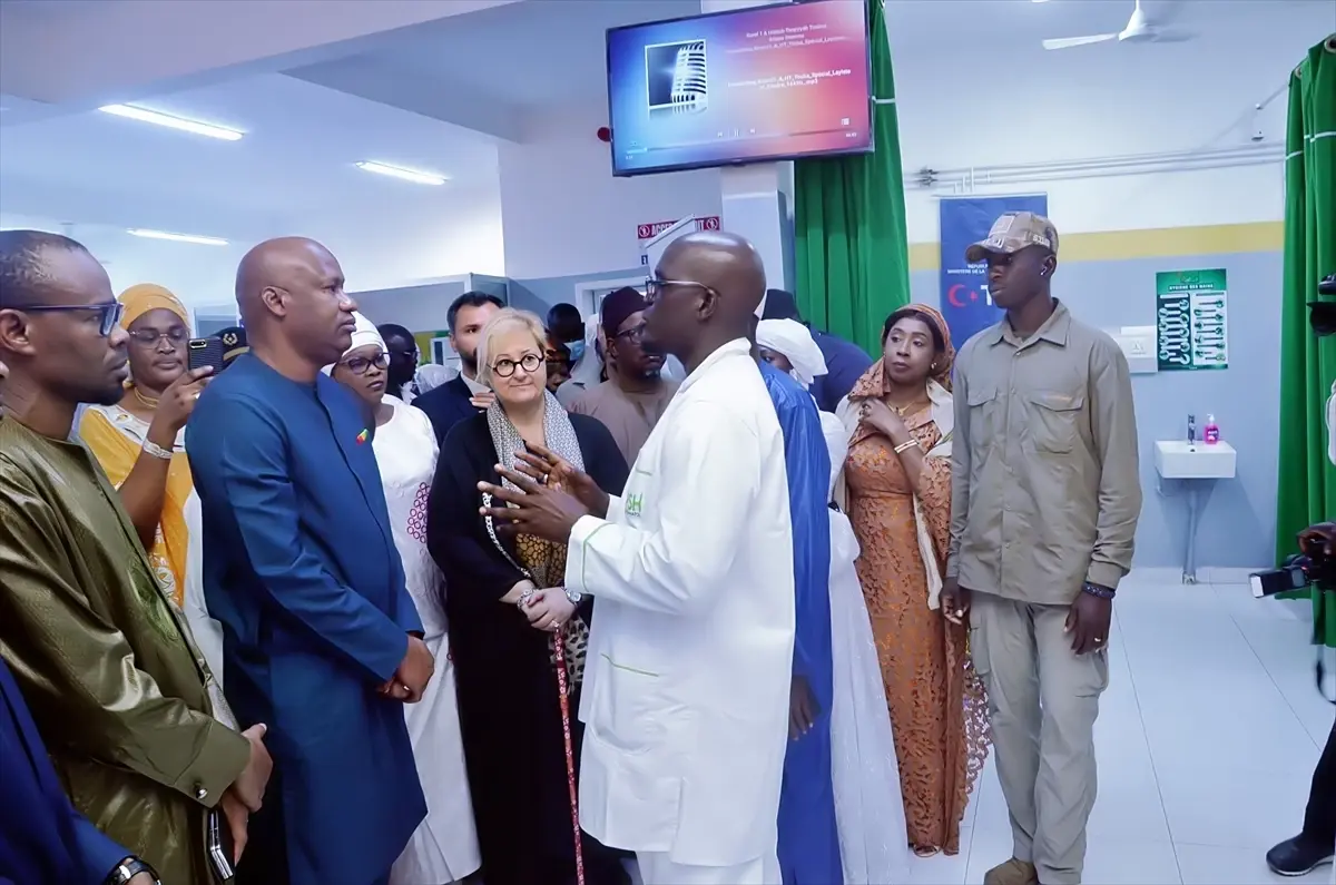 TİKA, Senegal'in Touba Şehrindeki Halk Sağlığı Merkezine Modern Acil Servis Ekipmanları Sağladı