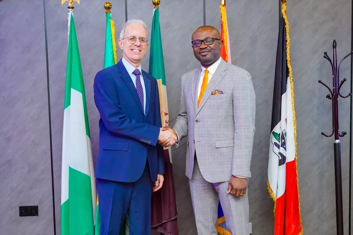 Türkiye'nin Abuja Büyükelçisi Poroy'dan Nijerya Bakanı Tunji‑Ojo ile Ticaret ve Güvenlik Görüşmesi