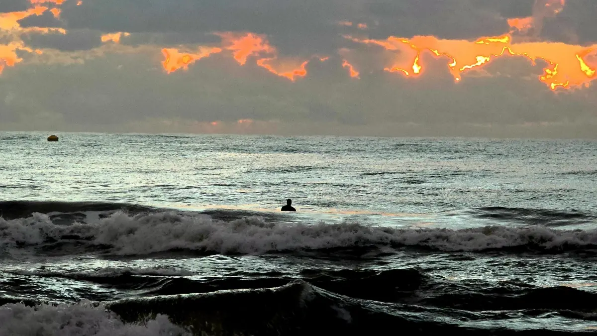 Samandağ Sahilinde Yağmur Sonrası Oluşan Büyüleyici Manzaralar