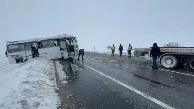 Kaza sonrası yol görüntüsü