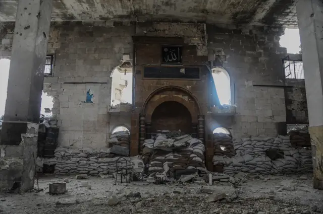 Camii içi temizlenmiş hal