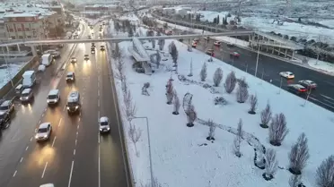 Sultangazi'de kar yağışı sonrası beyaz örtü