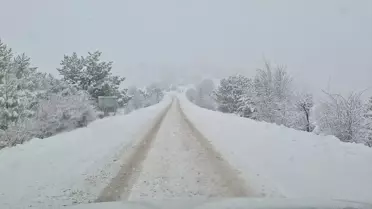 Beypazarı'nda yoğun kar yağışı ve beyaz örtü