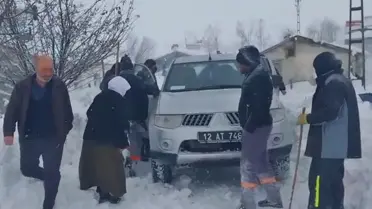 Karlıova’da Karla Kapalı Köyde Muhtar Hastaneye Nakledildi