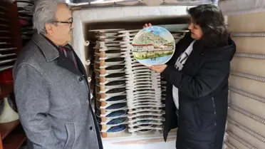 Çini sanatına çalışan Ahmet Kara