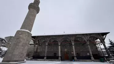 Erzurum’da yoğun kar yağışı ve soğuk hava