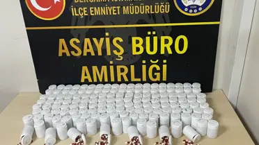 Ele geçirilen uyuşturucu ecza paketleri
