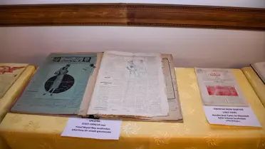 Sergide gösterilen 19. yüzyıl gazetesinin detay fotoğrafı