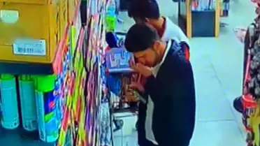 Market rafındaki deodorantlar