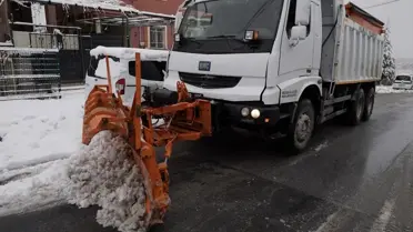 Melikgazi'de kar temizleme ve tuzlama ekipmanları