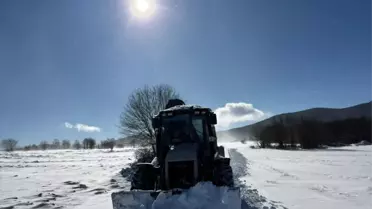 Samsun’da karla mücadele eden temizlik ekipleri