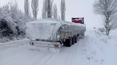 Temizlenmiş yol ve tır Tokat
