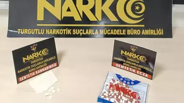 Ele geçirilen sentetik hapların detaylı fotoğrafı