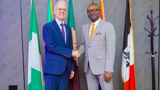 Büyükelçi Poroy ve Bakan Tunji‑Ojo