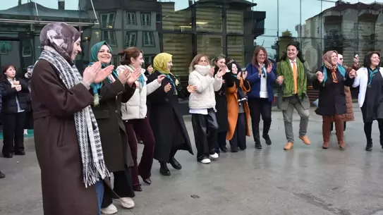 Etkinlikteki Katılımcılar ve Bilgilendirme Standı