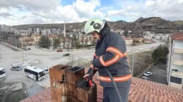 İtfaiye ekiplerinin yangını söndürürken çektiği fotoğraf