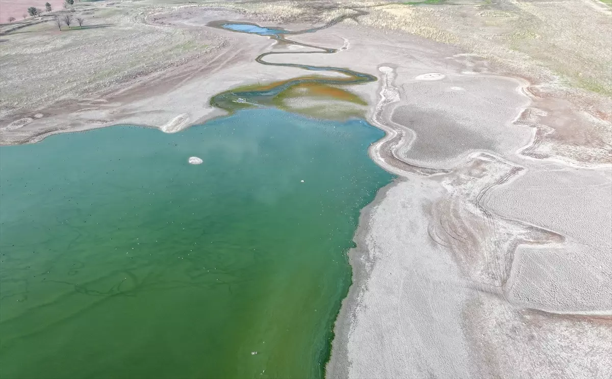 Kabaklı Göleti'nde Su Seviyesi Düşüşü: Kuruma Tehlikesi Artıyor