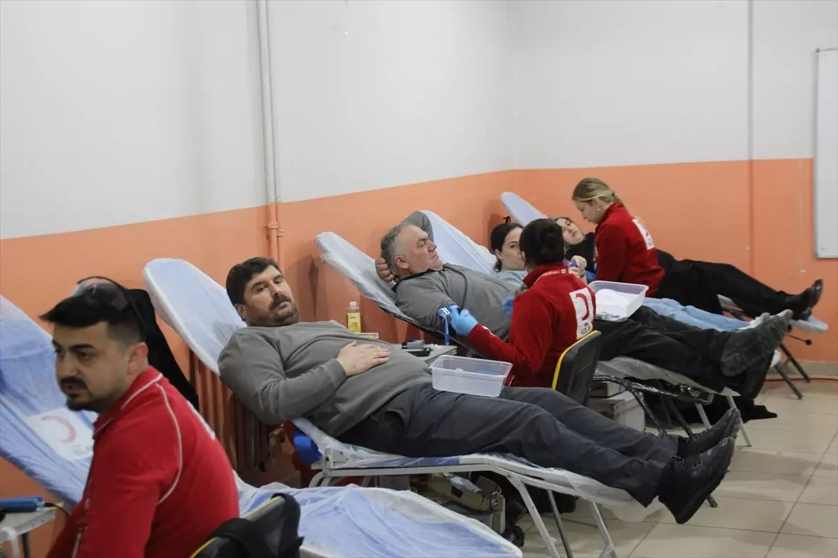 Ayancık’ta Okullarda Kan Bağışı Kampanyası Hız Kesmeden Sürüyor