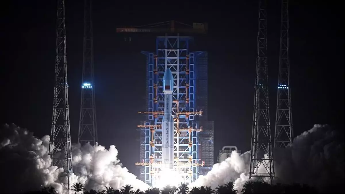 Çin, Uzun Yürüyüş-8A Roketiyle 18 İnternet Uydusunu Uzaya Yerleştirdi