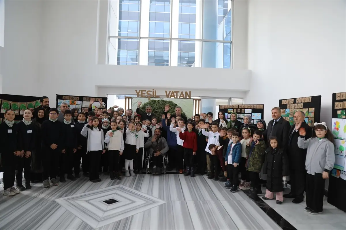 Çubuk'ta Posta Sanatı Sergisi: Aksoy Koleji'nden Çevre Temalı Sanat Dolu Açılış