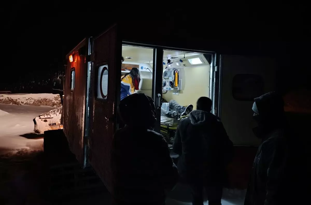 Karla Kapalı Köyde Acil Sağlık Müdahalesi Gerçekleşti