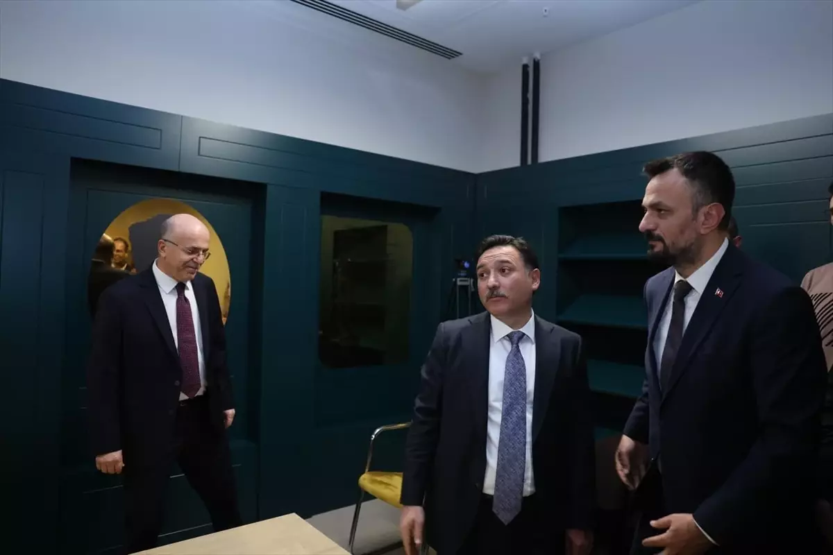 Kayseri Şehir Hastanesi'nde Hastalar İçin Kütüphane Açıldı