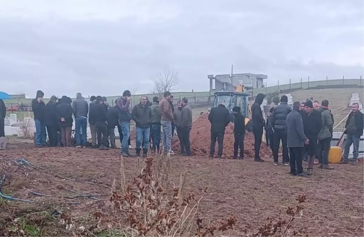 Niğde'de Zincirleme Trafik Kazası: Düğün Yolunda Hayatını Kaybeden İki Kuzen