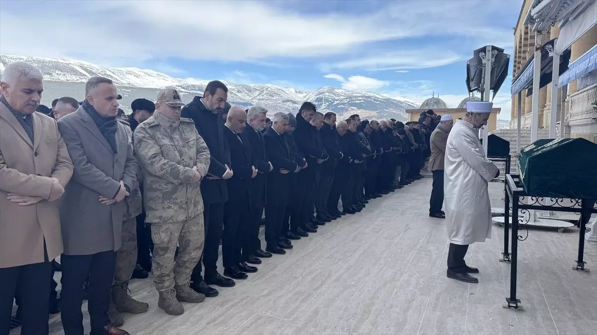 Kilis Valisi Ömer Kalaylı’nın Babası Halil Kalaylı’nın Cenazesi Kahramanmaraş’ta Yapıldı