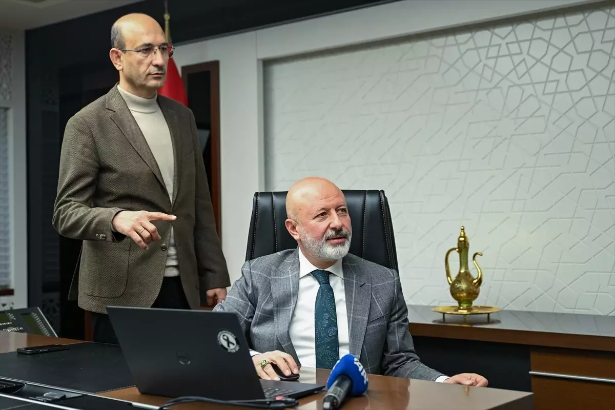 Kocasinan Belediyesi Başkanı Çolakbayrakdar, 'Yılın Kareleri' Oylamasına Katıldı