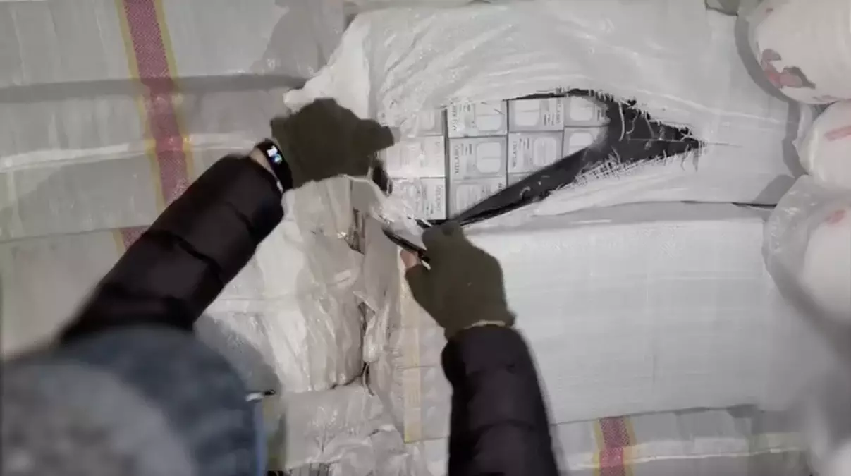 Manisa’da 79 Bin Paket Kaçak Sigara Ele Geçirildi, Bir Kişi Tutuklandı