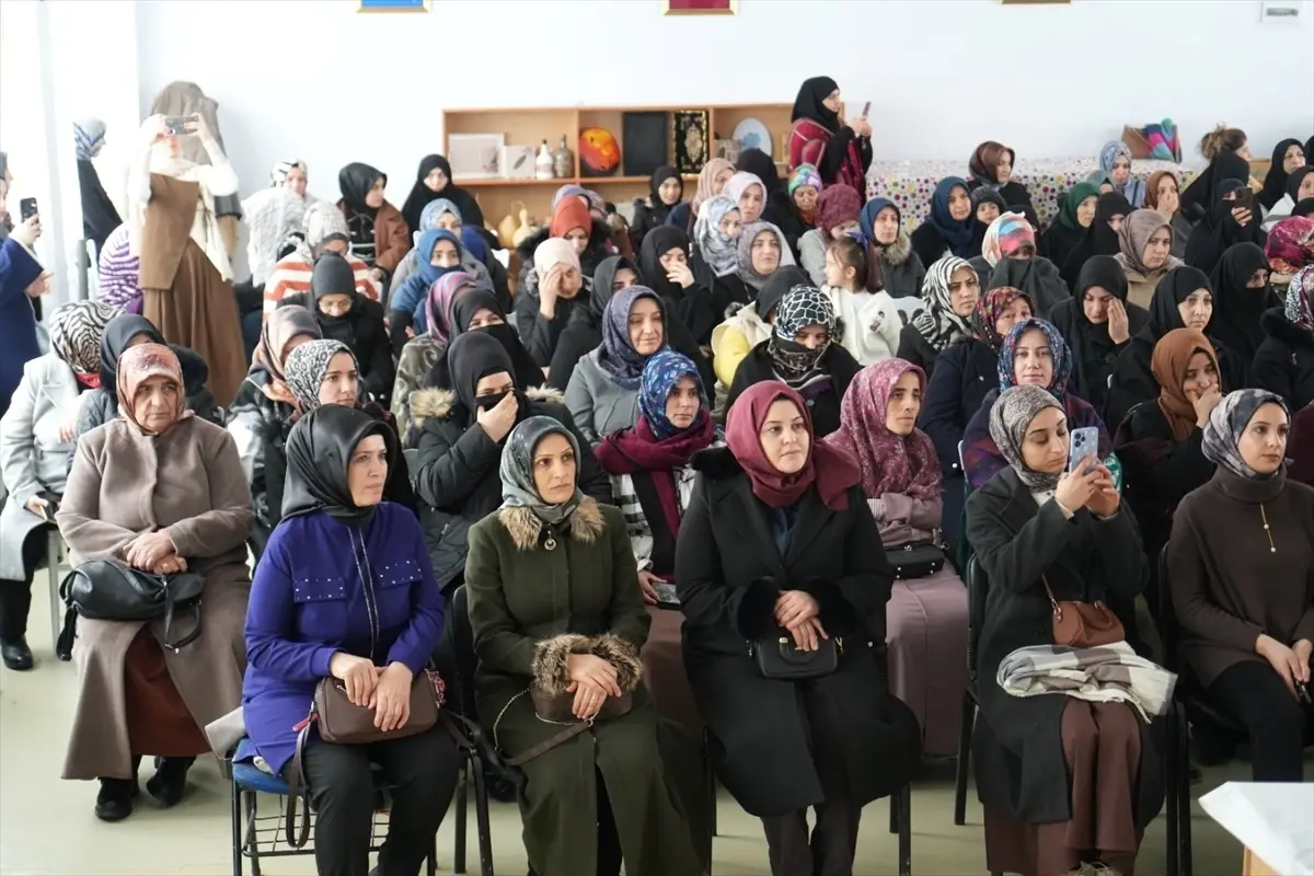 Muş'ta Kadınlara Yönelik Uyuşturucu Bilinçlendirme Eğitimleri Başlatıldı