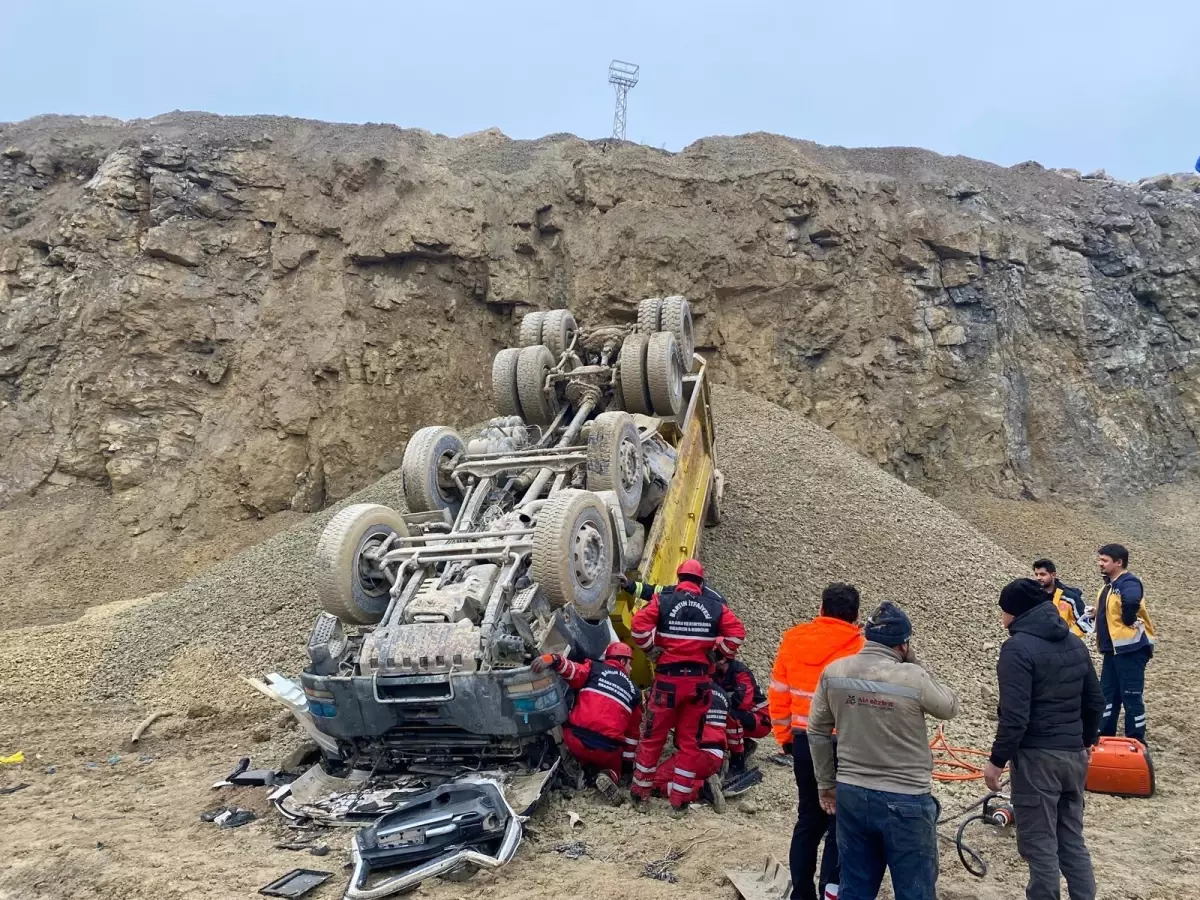 Bartın'da Taş Ocağında Kamyon Devrildi, Şoför Hayatını Kaybetti