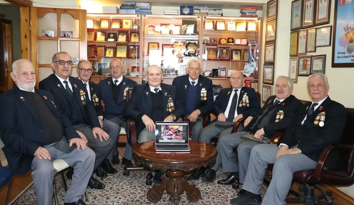 Trabzon’da Kıbrıs Gazileri’nin Duygusal Fotoğrafları AA’nın 2025 Yılın Kareleri Oylamasında Öne Çıktı