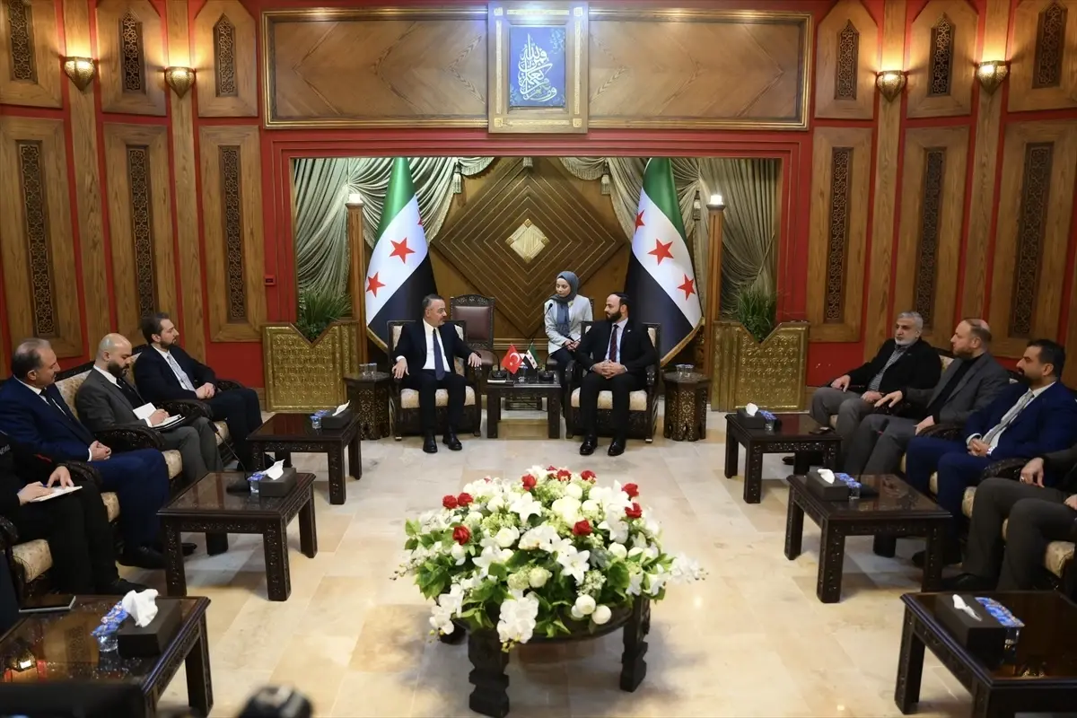 Türkiye'nin Şam Büyükelçisi Nuh Yılmaz Halep'te Valisiyle Görüştü