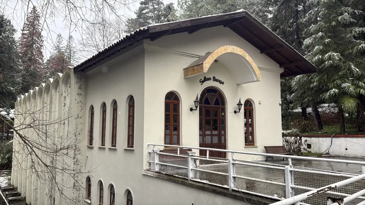 Yalova Kaplıca Otellerinde Rezervasyonlar Tamamen Dolu: Turistler Kışın Buzlu Sulara Akın Ediyor