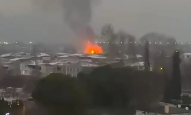 Yangın sonrası söndürülmüş fabrika alanı