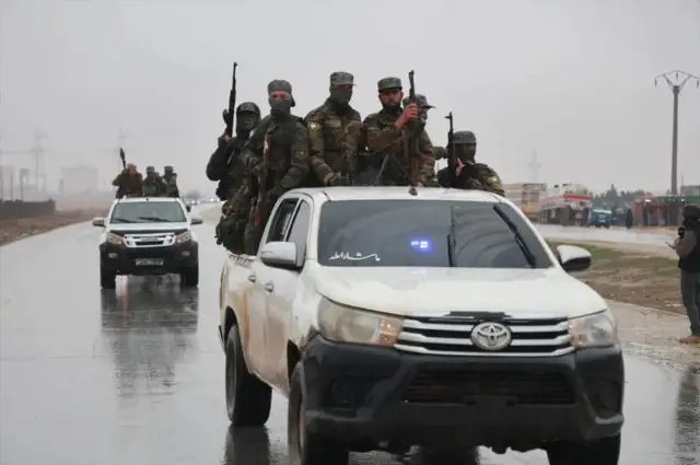 Topçu ateşiyle hedef alınan YPG mevzileri