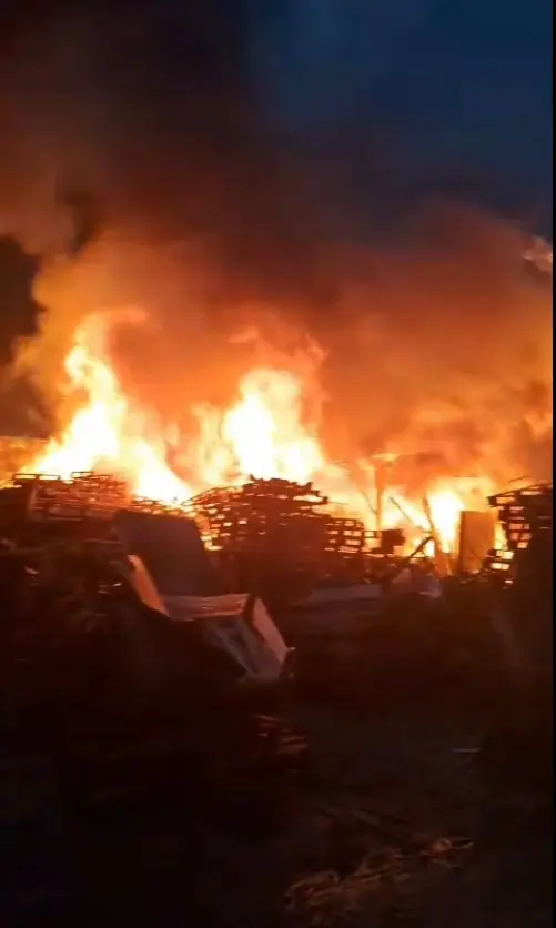 İtfaiye ekiplerinin müdahalesi